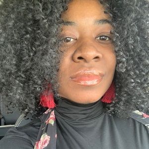 Meet your Posher, Latasha